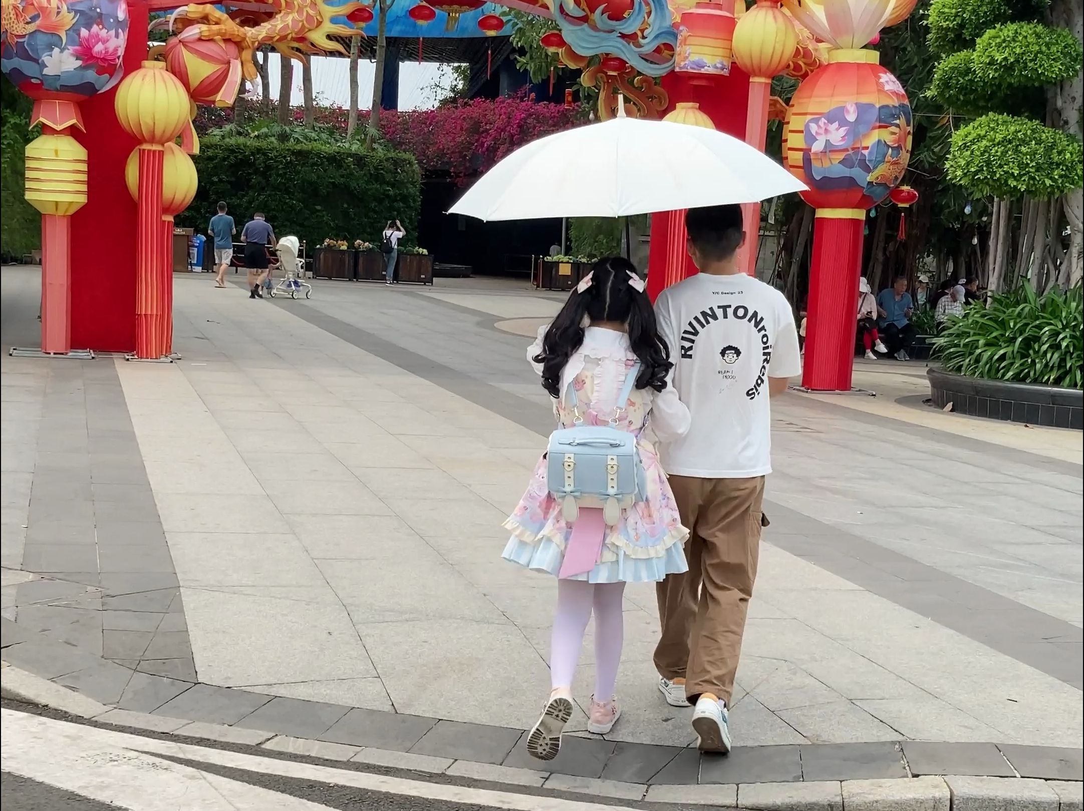 Happy Qingming】This is the previous and student fresh meat dating highlights, the holiday obviously first to go on a date ah also wish you all play happy yo (^ U ^) ノ ~ YO