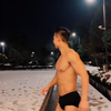 黑皮肌肉帅哥泡温泉