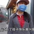 北京胡同遇42岁单亲妈妈，打两份工月入7000，提起俩孩子她哽咽了