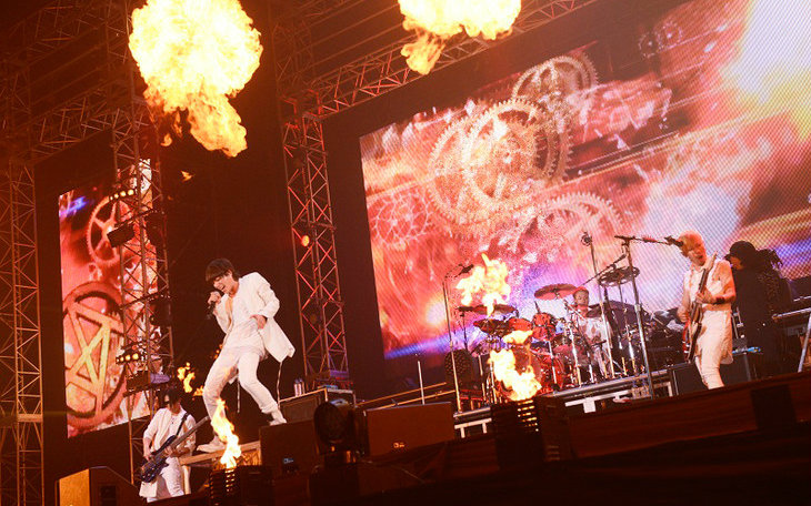 SPYAIR ARENA TOUR 2015 『DYNAMITE』完整版视频在线观看_ 放肆吧