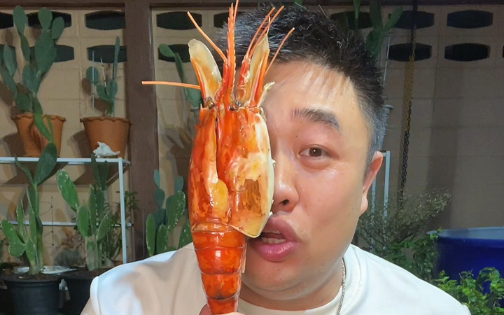 泰国美食：泰式灵魂酸辣酱大揭秘搭配巨型老虎虾和罗氏虾一只能吃饱
