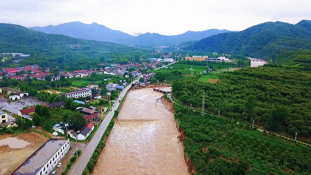 泰安市泰山景区下港镇暴雨之后