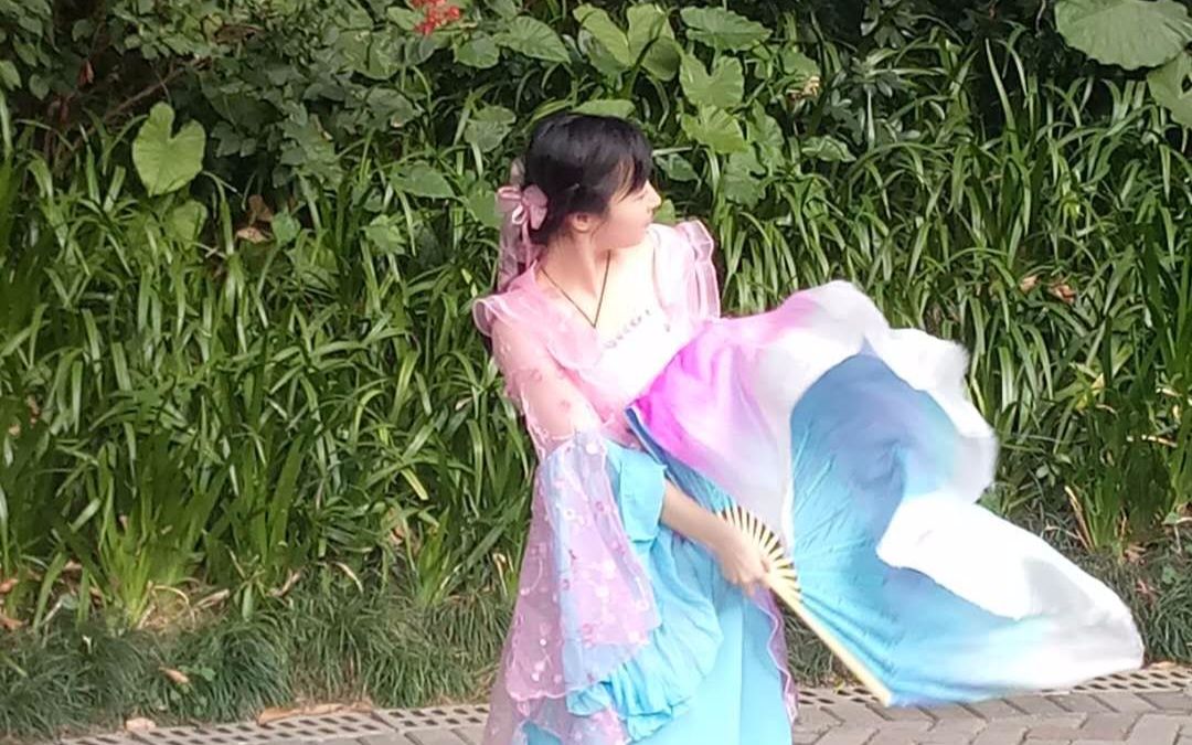 舞蹈 三次元舞蹈 2018-02-17 23:23 硬币 收藏 循声一夜梦醒来,青莲