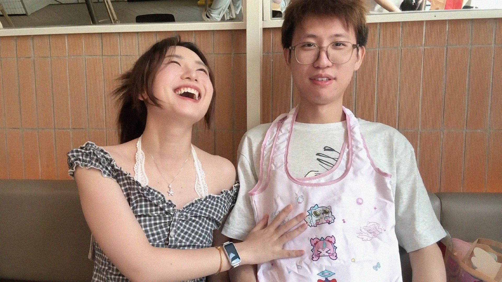 室友说这件小背心很适合我