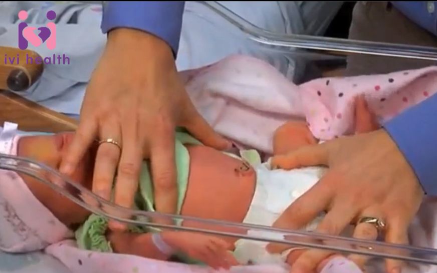 【爱微育儿】敲黑板！如何科学的给宝宝换尿布