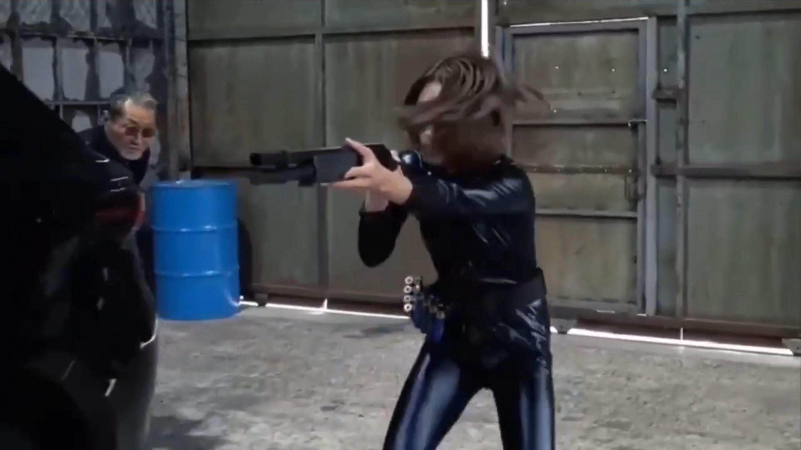 女反派帝龙狙击手