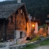 意大利偏远小山村的傍晚，在阿尔卑斯山脚下，治愈你的孤独。
