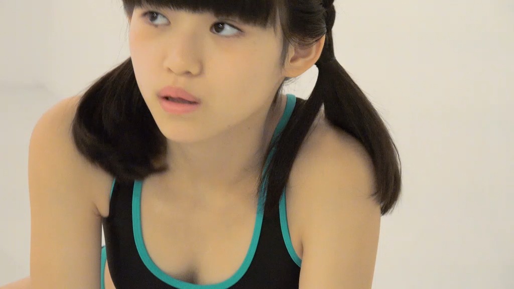 Risa Sawamura运动装登场