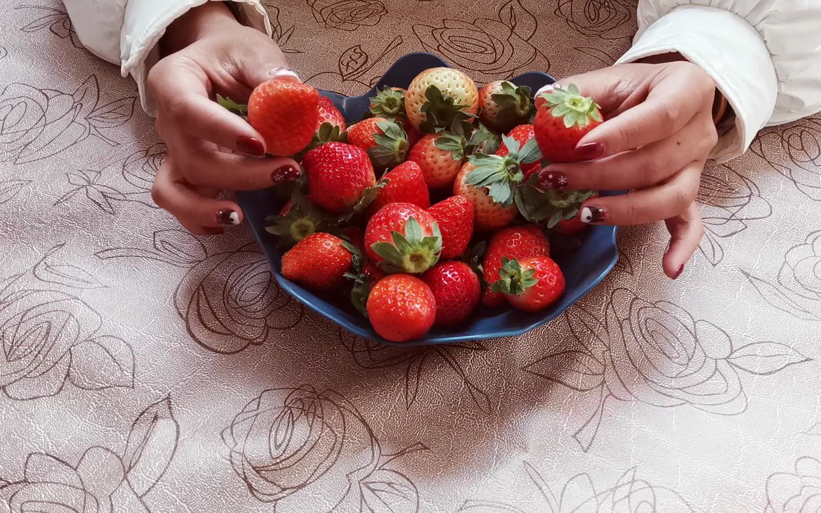 爱吃草莓的看过来，它的功效和好处你知道吗？一起来了解一下
