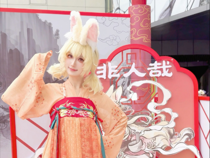 Jade looks so good in a hanbok!