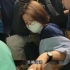 服务香港40年港铁「乌蝇头」退役，有乘客摸椅落泪