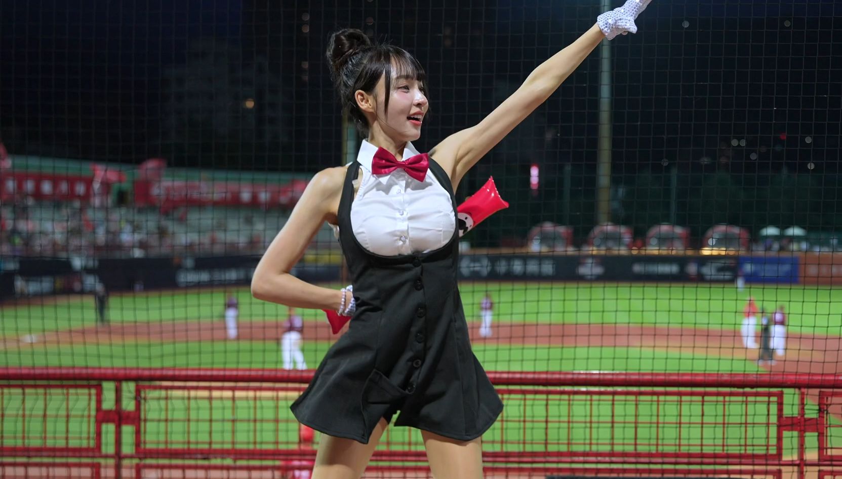 -林襄-衣服快爆炸啦 再瘦都有料!!!