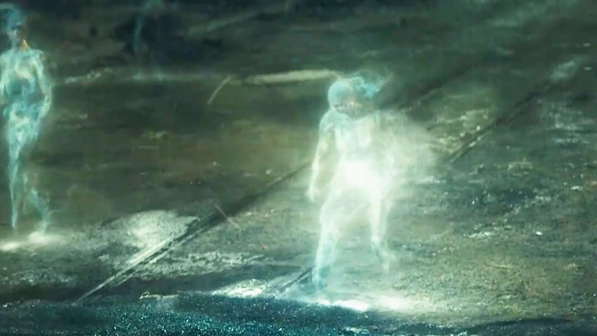 士兵发现一个奇怪的现象，工厂外的幽灵竟会被一堆毫不起眼的铁屑给拦住《幽冥》