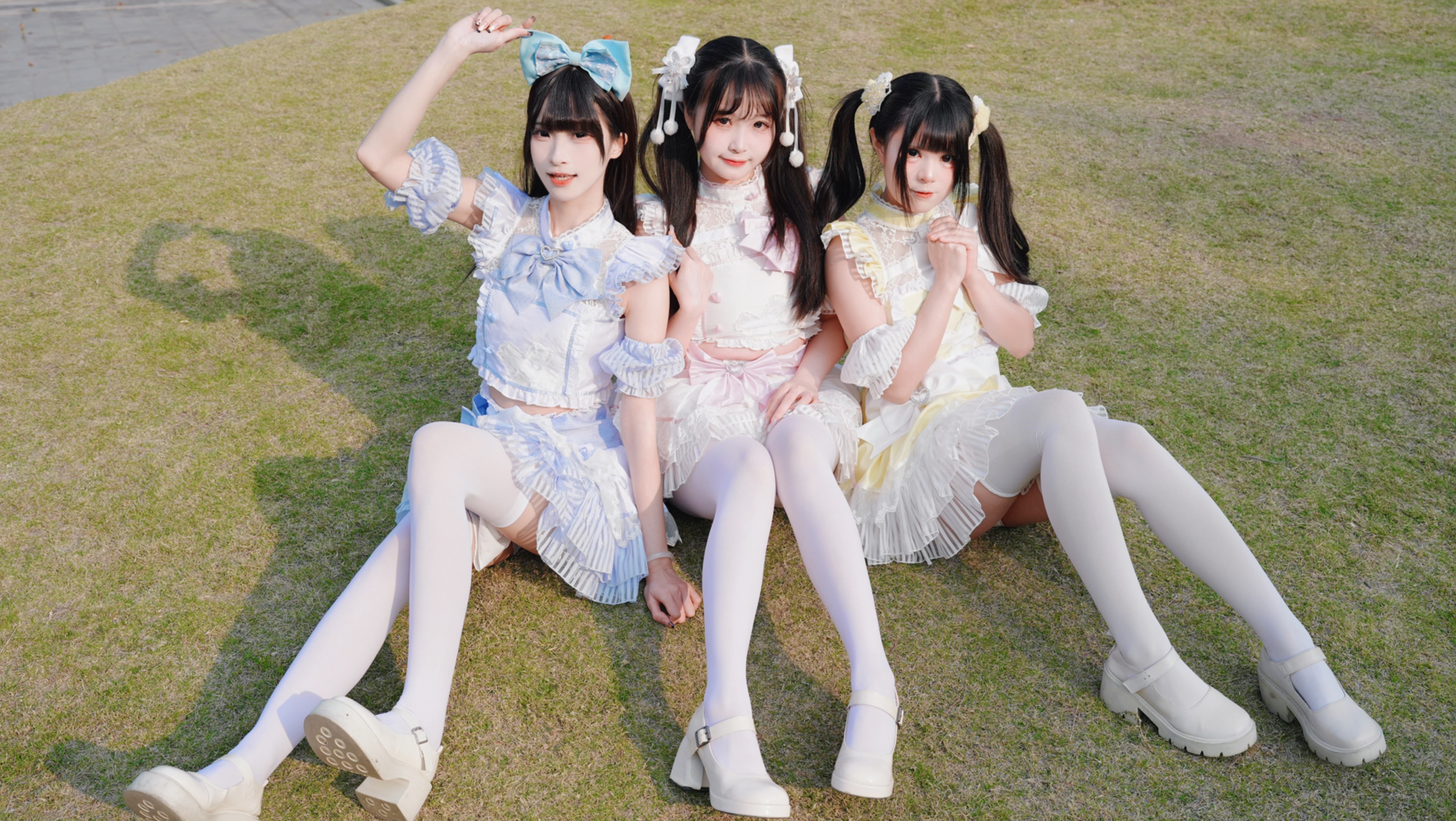 Shimmering Pure-White Little Idol! B's Revenge!