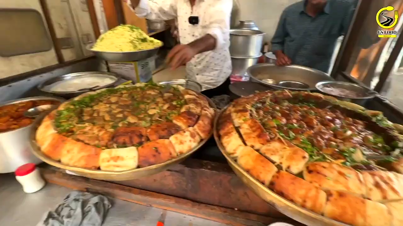 印度旁遮普邦，60卢比一份的三家店的Chawal 查瓦尔 （盖浇饭）+kulcha 库查（大饼）+Thali塔利（蔬菜糊糊）料理