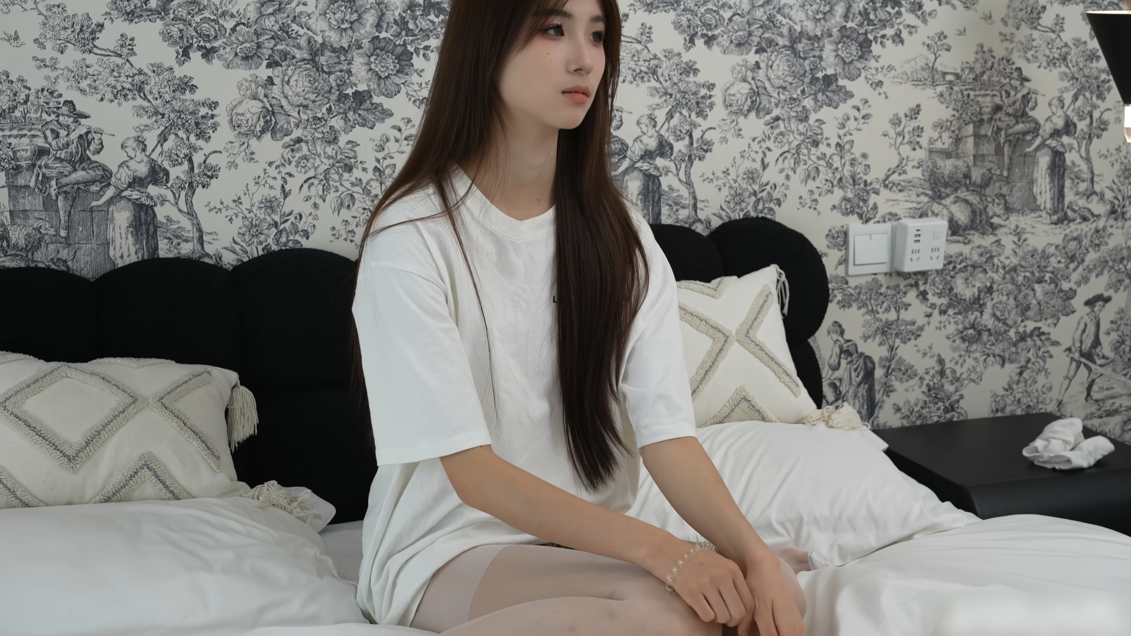 拍摄花絮zyx061：短袖热裤白袜