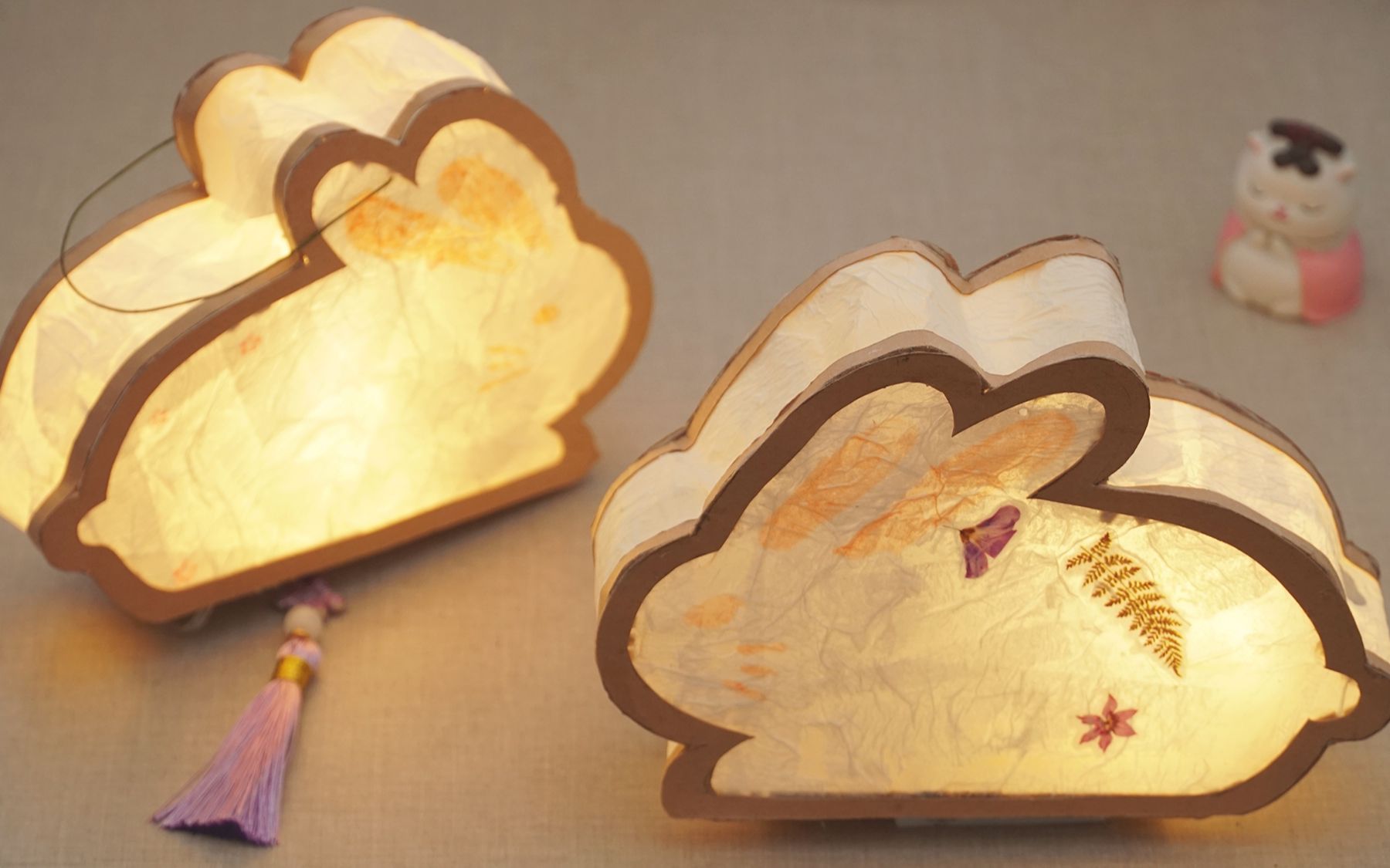 【手工】中秋节快到啦，教你用身边的材料DIY超可爱的兔子灯，还能当做床头小灯哦！