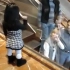 【Yuri搬运】萌翻了！可爱的小孩在自动扶梯前和陌生人不停地说拜拜~
