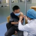 军队医护参与保障首批新冠疫苗接种