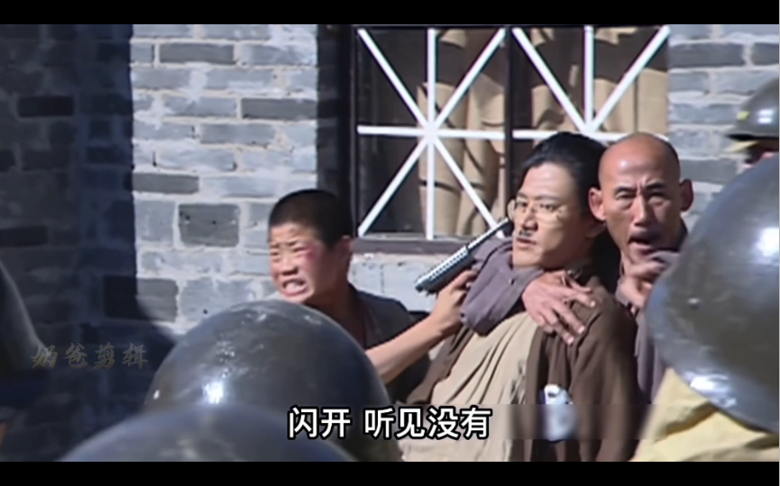 小兵张嘎:46/嘎子与歪嘴劫持斋藤,威胁上百名小鬼子放刘燕