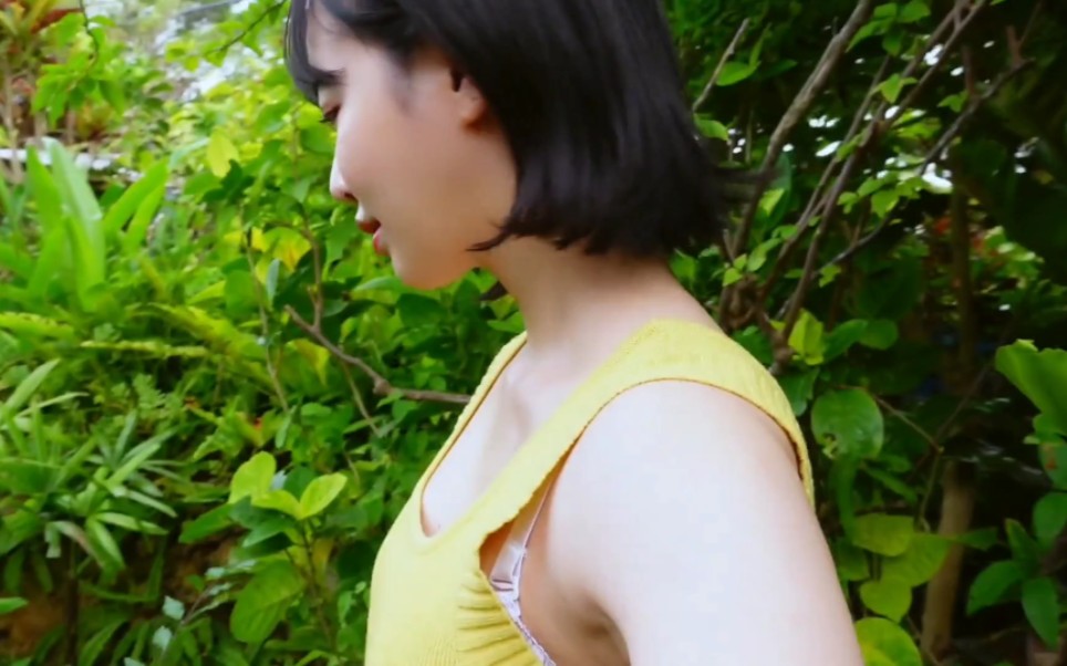 Take a stroll through the Botanical Gardens.