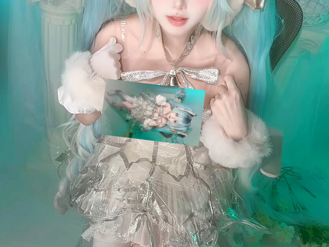 You're alone. - Well, that's sad for you.