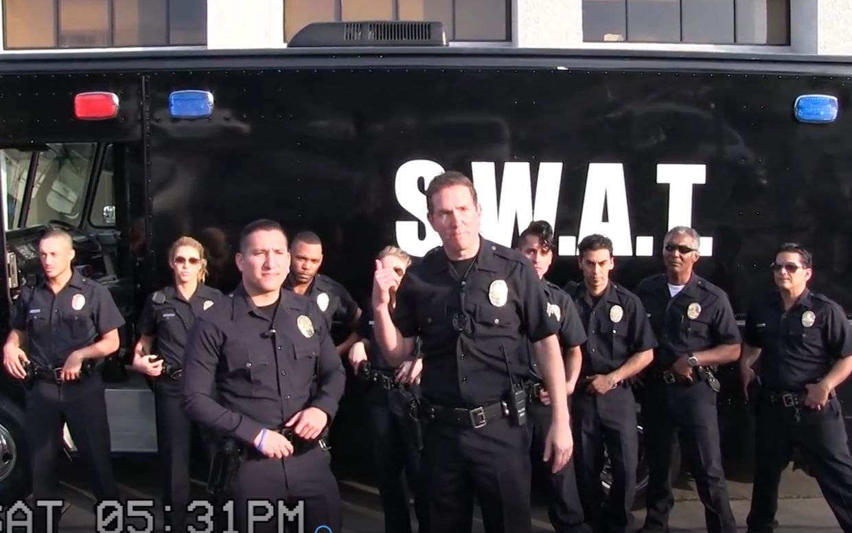 LAPD派对警察恶作剧