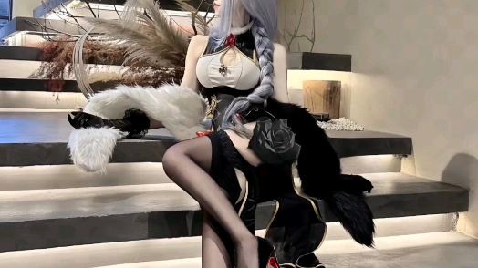 It's getting cold. Come into my aunt's arms.