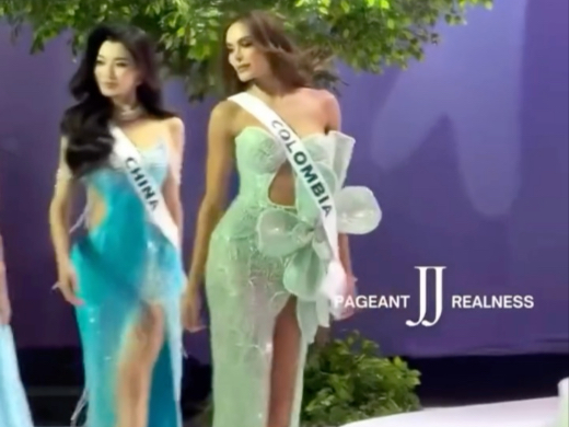 热门佳丽旁捡的赵娜