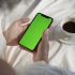 【绿幕素材】8K 早起看手机绿幕素材无版权无水印［4320p 8K］