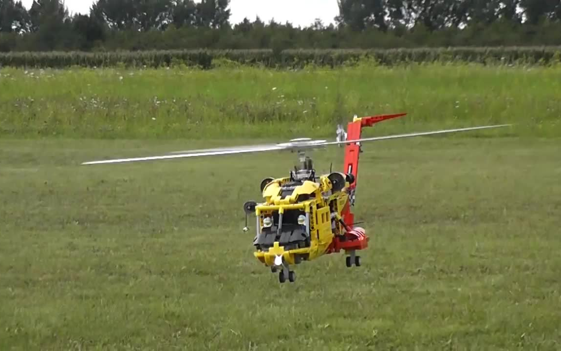 【评价】能飞的乐高直升机LEGO Technic Helicopter LT 9396 im Rettungseinsatz[一阶段]的第1张示图