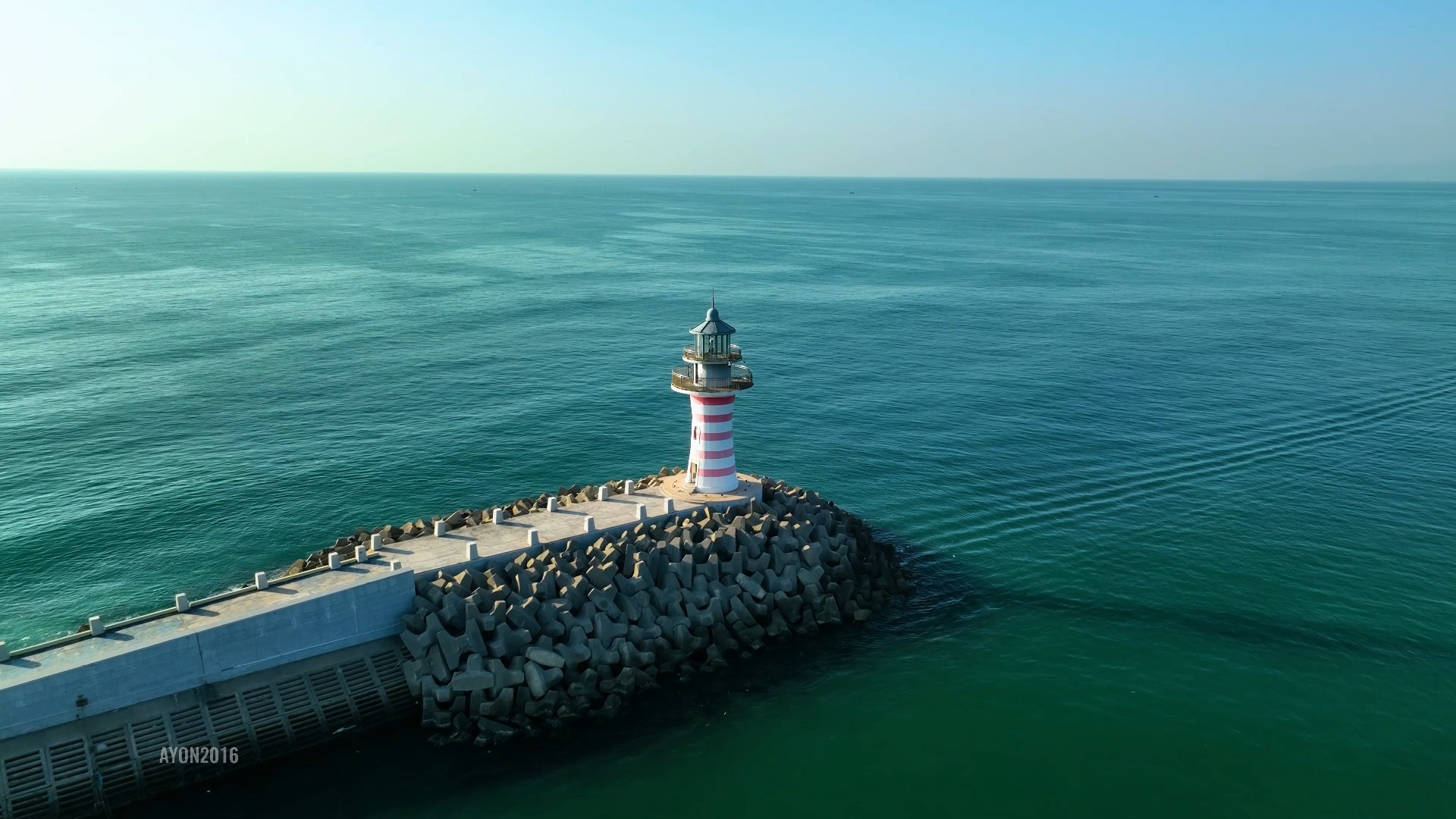 海南陵水清水湾自由灯塔航拍视频4K_大疆御三