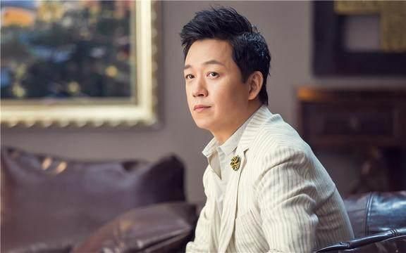 电视剧《爱我就别想太多》潘粤明饰演的律师莫衡杀青花絮