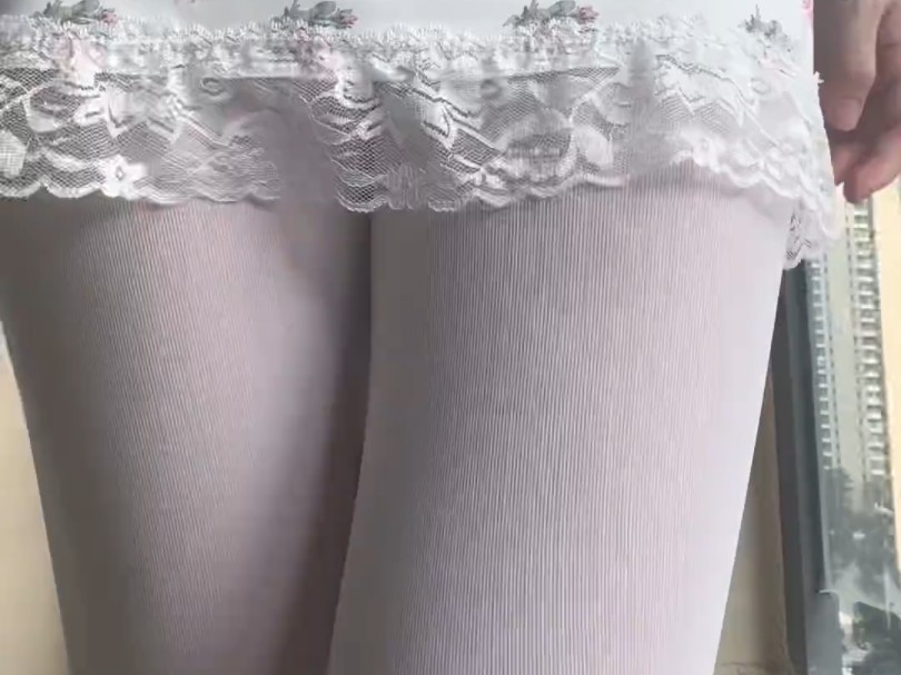 You can always trust white cotton pants.