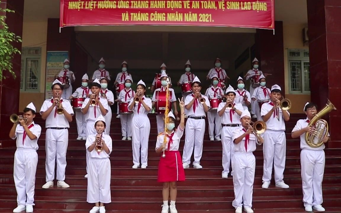 致敬胡志明少年先锋队成立80周年纪念陈国瓒基础中学联队