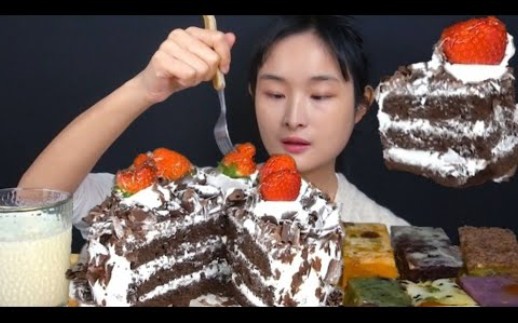 朴素姐吃蛋糕
