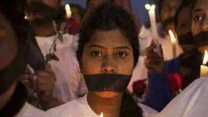 23岁女大学生误上黑公交，惨遭6人轮奸，举世震惊的印度德里黑公交案！