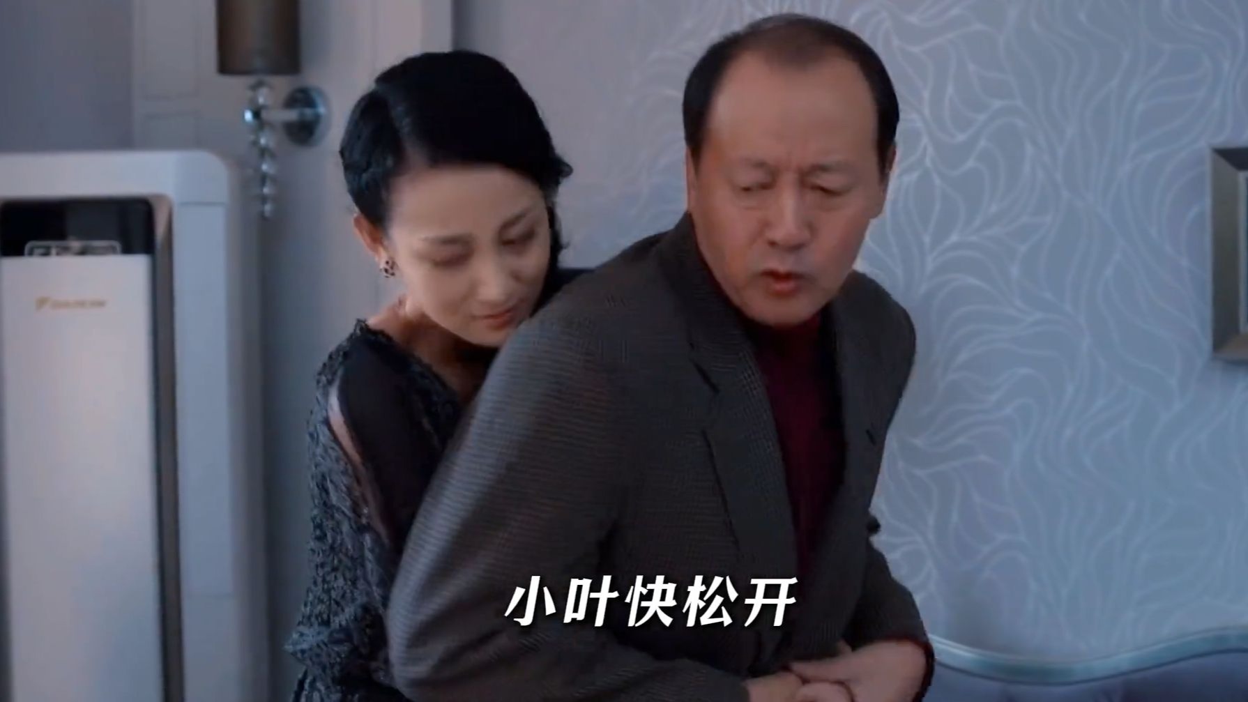 ”中国版佐罗蝙蝠侠扮演第一人，SM花样玩的刁钻， 不羡鸳鸯不羡仙，只羡侯总的每一天“