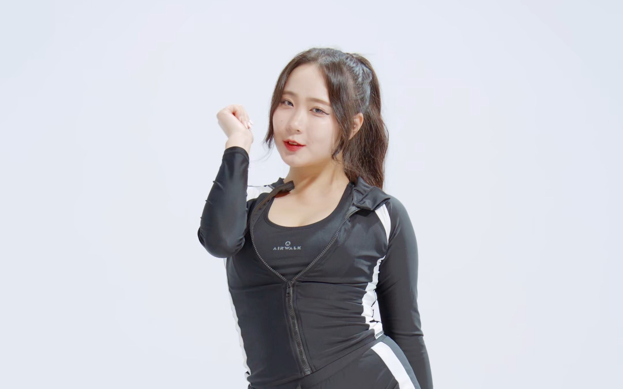 Jung In, Loving U, Sportswear