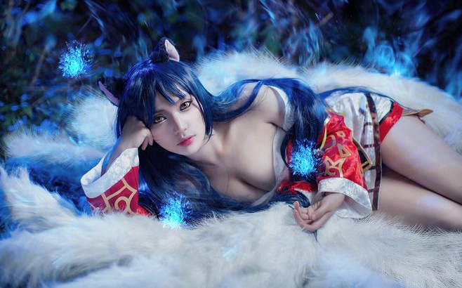 Sexy ahri cosplay