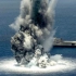 美国海军舰艇进行生存能力测试，爆炸引发地震