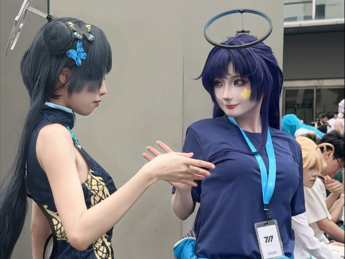 It's obvious who wants to shoot.