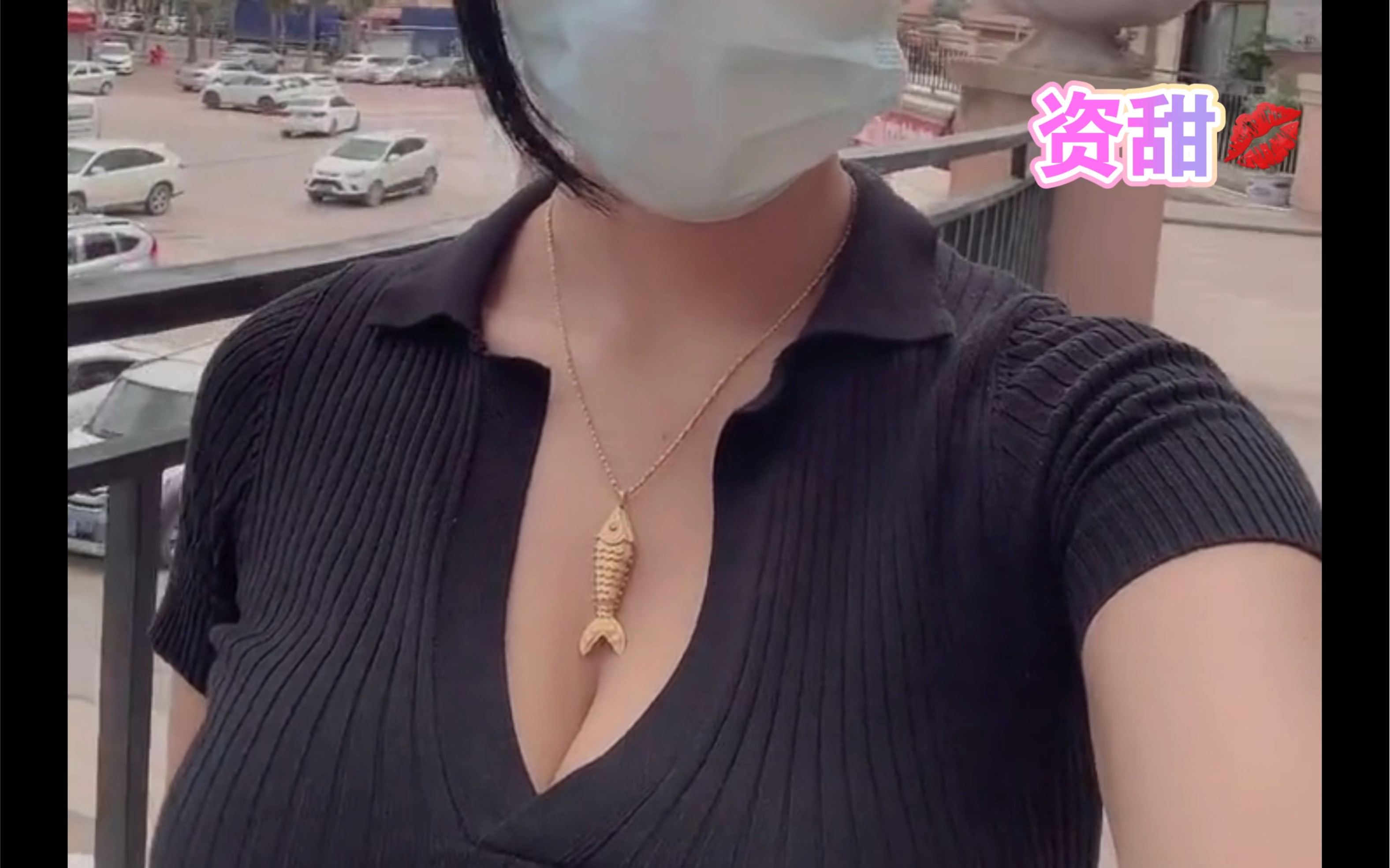 Does anyone like a body like that? A perfect body? Who's going to be able to handle that? Sexy, voluptuous, sexy, wildcat.