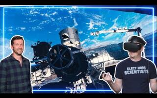 《VR游戏》太空专家游玩VR太空模拟游戏《任务：ISS》！【gamology】(视频)