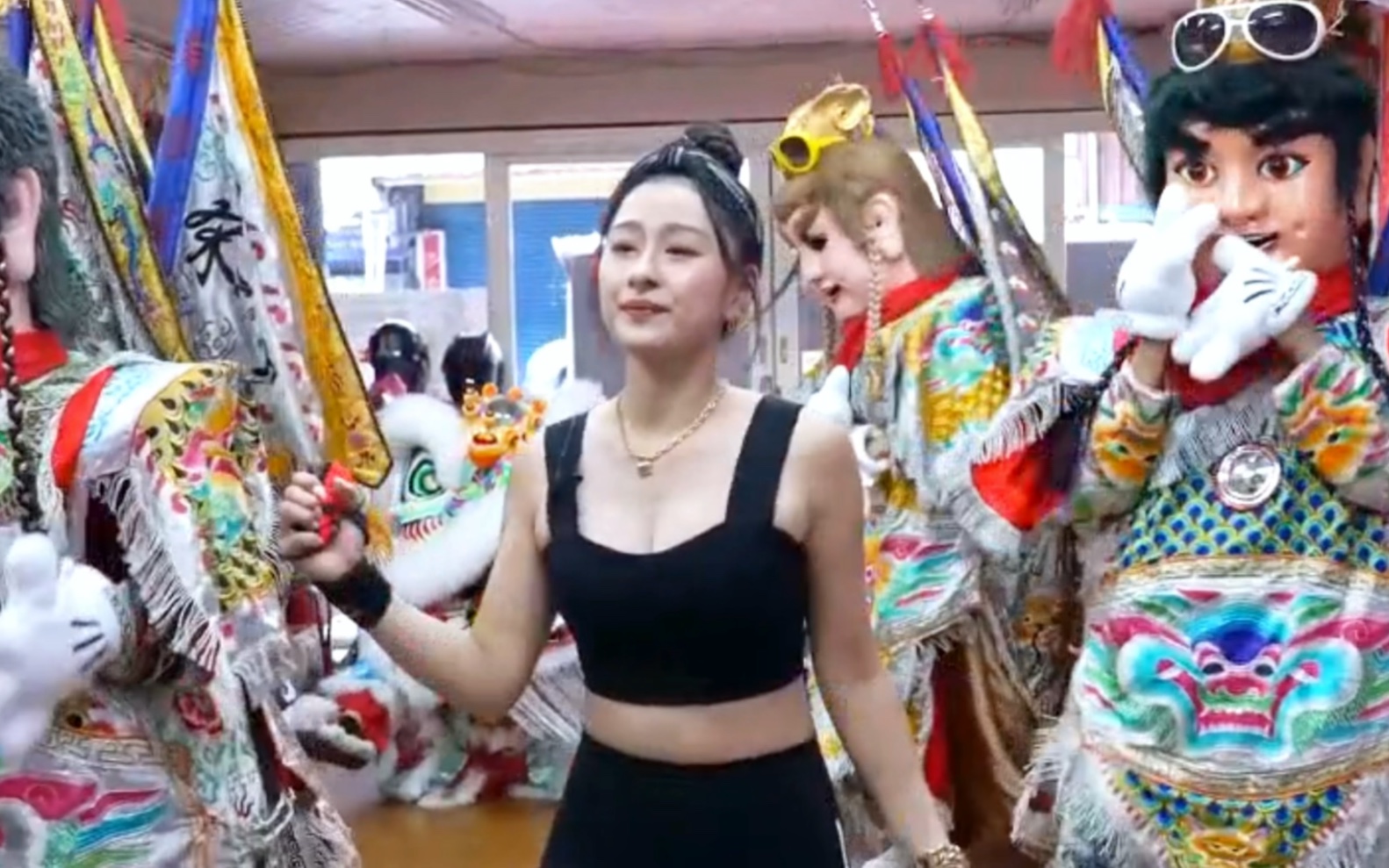 The Goddess of War Drums Yun Qing] Water Sleeve Fairy Drums, Dazzling Technology Drums, Praying for Blessings Drums (SONG KUN TRANSMITTED ART)
