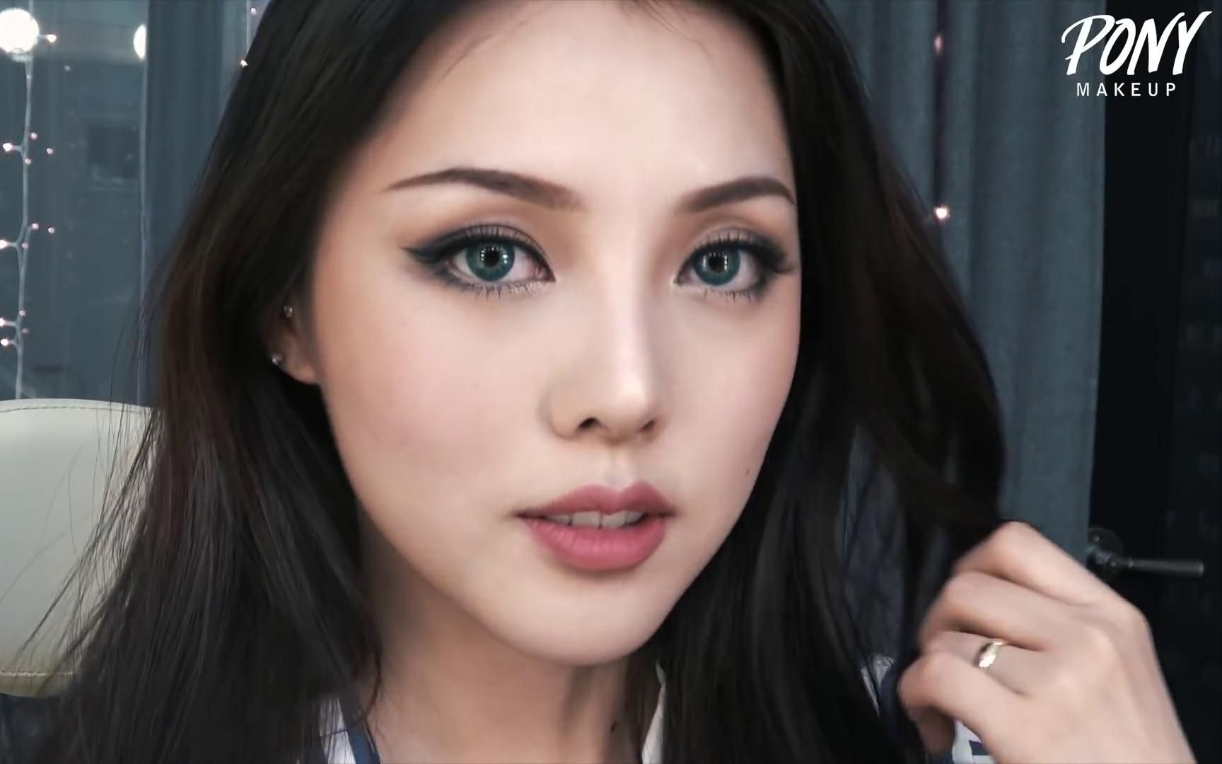 欧美妆容教程一份~ 用或其他应用扫描二维码 点赞 @瞒着所有人养大
