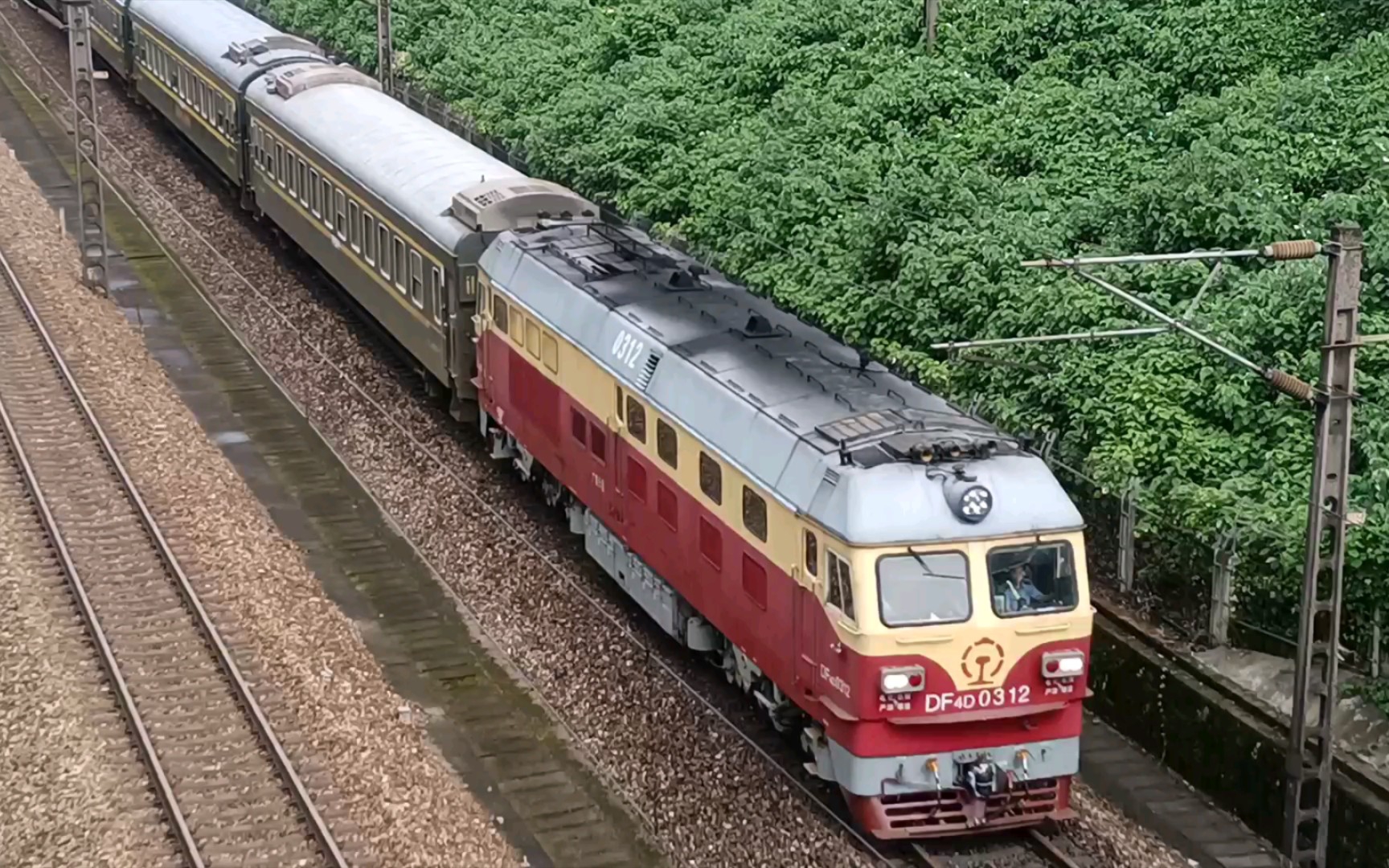 【中国铁路】纵向动卧D904次与附挂传闻故障的毛泽东号HXD3D-1893回京的Z162次抵达北京西站