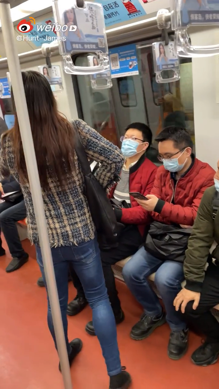 上海地铁女子大骂 外地人