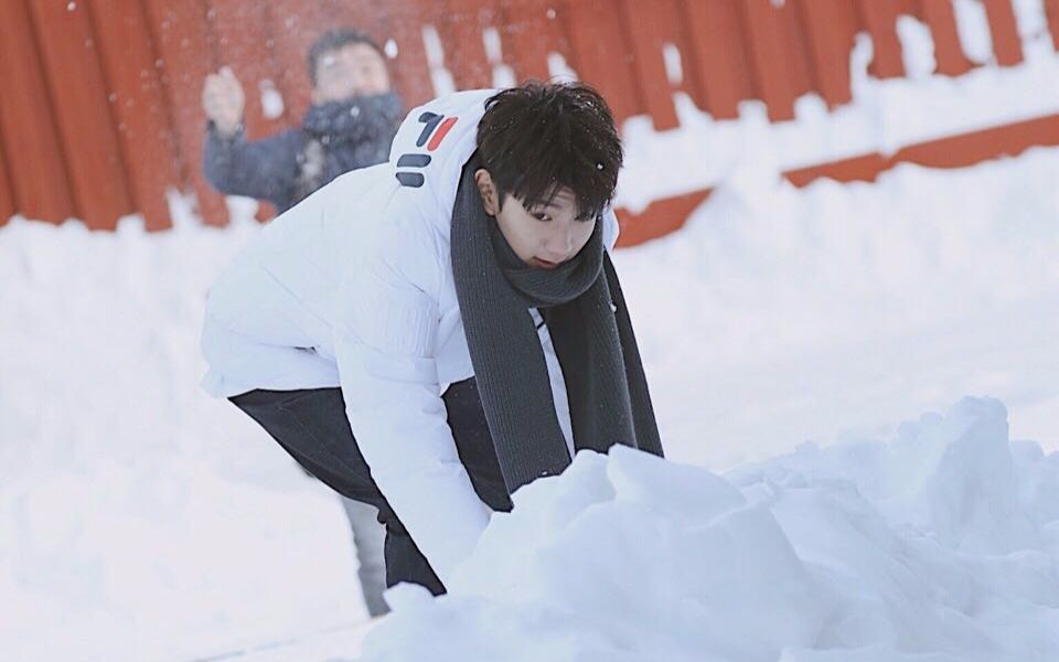 【王源】180109 王源挪威行-挪威的大雪"笑什么笑"