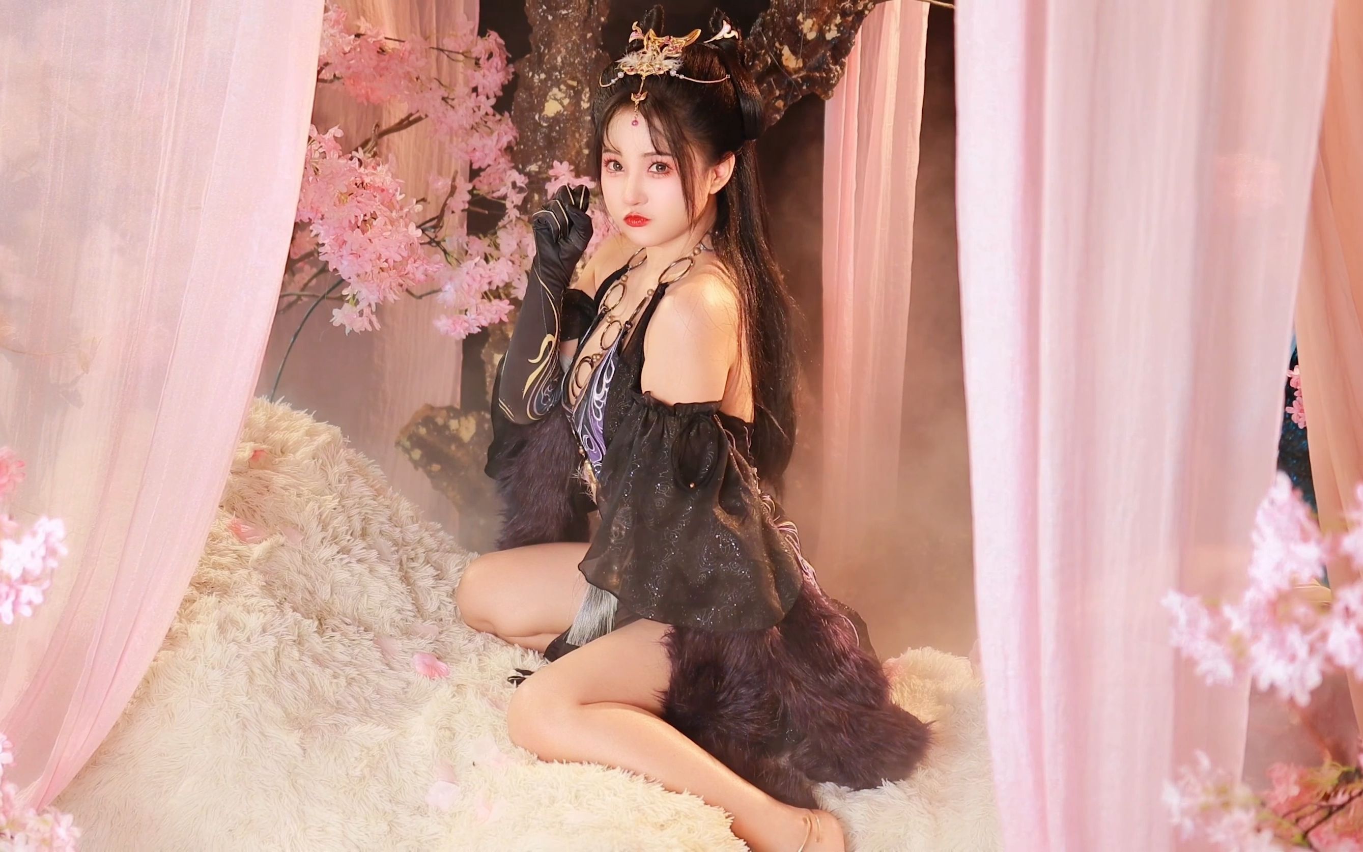 I am Jade Linglong of the Tushan clan.